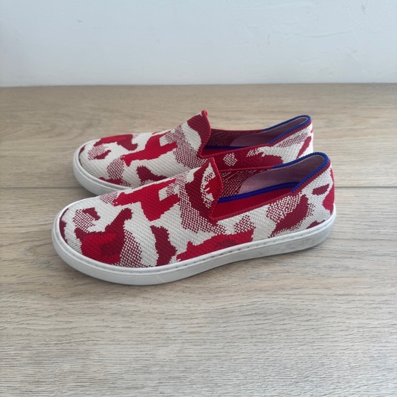 Rothy's The Kid Red Llama Camo Slip On Comfort Sneaker Unisex Size 4 - Picture 5 of 6